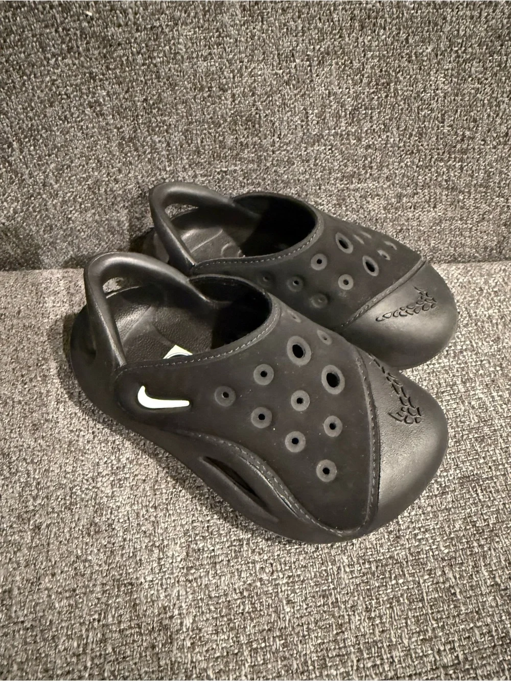 Nike easy slip